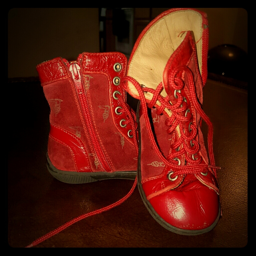 Childs boots